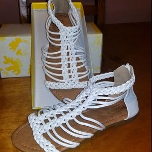 Yoki Sandals White Size 8